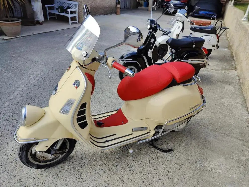 Adapter le BIG BOX sur Vespa GTV 250 de 2008 BIG BOX Scooter