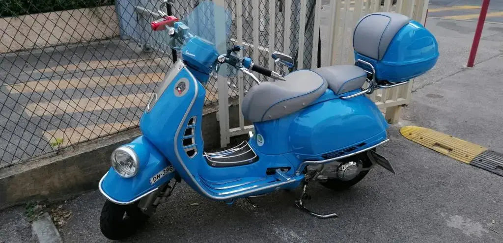 Adapter le BIG BOX sur Vespa GTV 300 de 2009 BIG BOX Scooter